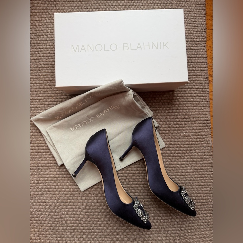 Manolo Blahnik Hangisi Navy Blue Satin 70mm heels.